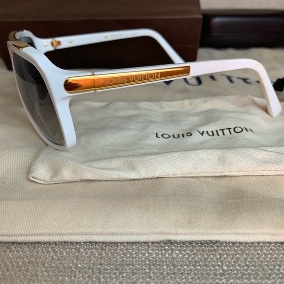 Louis Vuitton EVIDENCE Sunglasses 🔥🔥🔥 - Picture 3 of 11